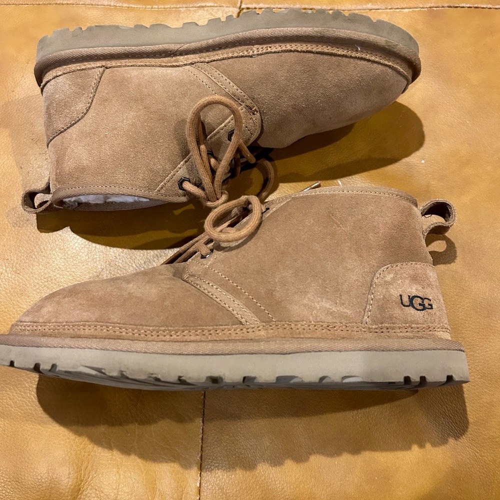 Women’s  Ugg Neumel boots in chestnut size 8
